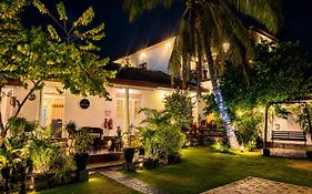 White Villa Airport Transit Hotel